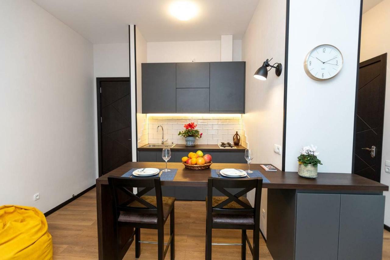 Wehost Apartment Near Fabrika Тбилиси Екстериор снимка